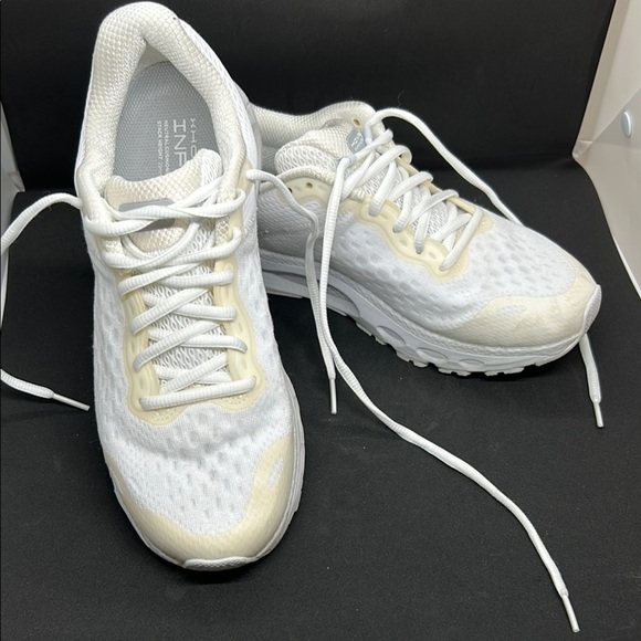 Under Armour HOVR Infinite 3 Running Shoes, Women, 3023556, Size 9 White - Picture 1 of 15